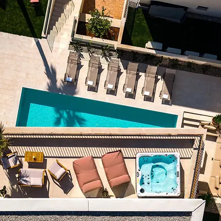 & - Of 5 Star Villa *