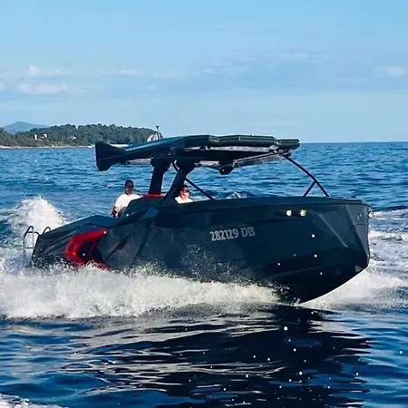 & - Of 5 Star Вилла *