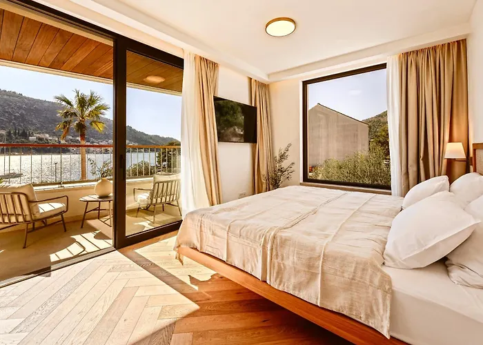 & - Of 5 Star Vila *