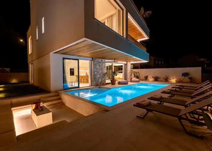 & - Of 5 Star Vila *